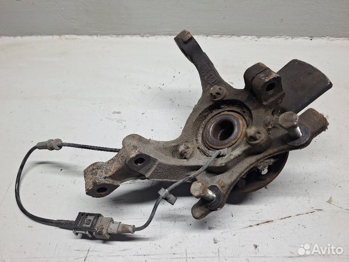 Кулак поворотный передний правый Opel Astra