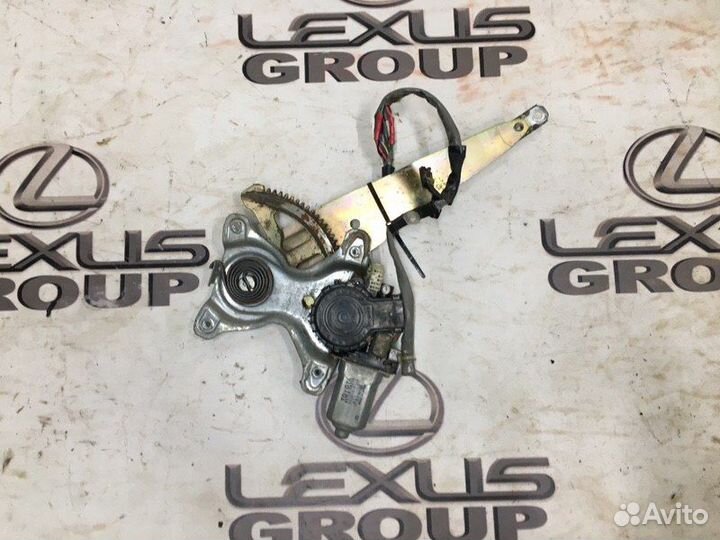 Стеклоподъемник задний правый Lexus Rx300 MCU15