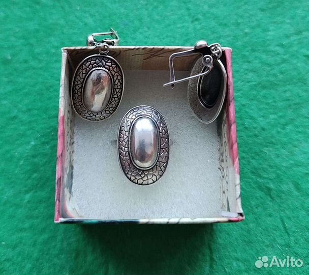 Набор серебро (серьги и кольцо)