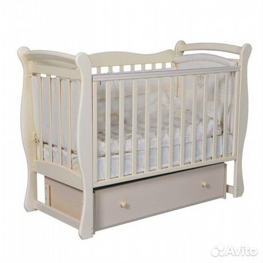 Дет кроватка-маятник с матрасом и постель бельем