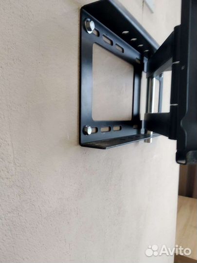 Установка телевизора на стену/установка кронштейна