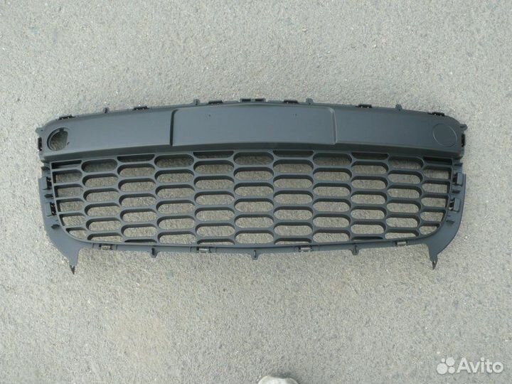 Решетка в бампер передняя Mazda Cx-7 ER3P