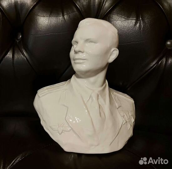 Фарфоровый Бэбюст Ю. А. Гагарина лфз 1960-70гг