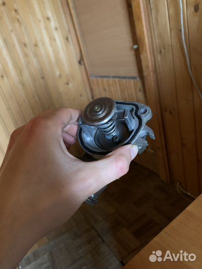 Термостат на Mercedec benz w218