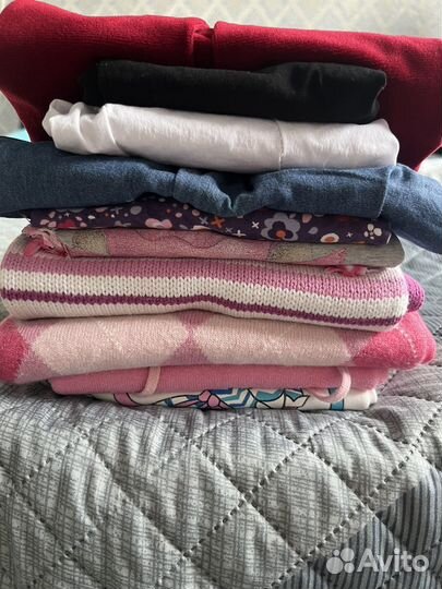 Комлект вещей на девочку 104-110 см