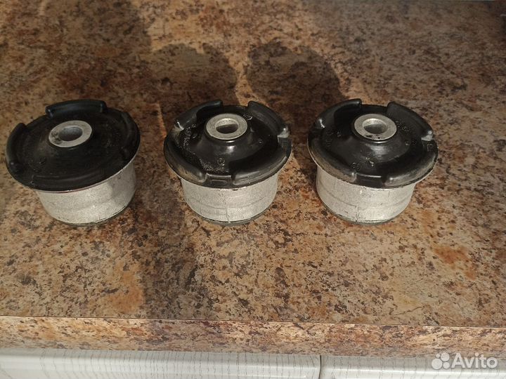 Саленблоки задних рычагов