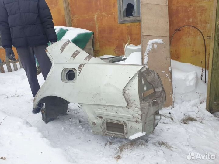 Крыло заднее левое на Марк 110