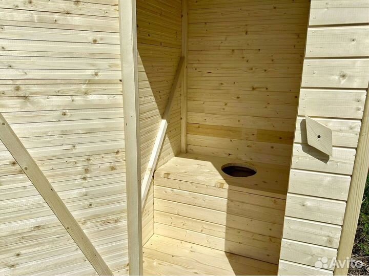 Туалет треугольный двускатный в наличии