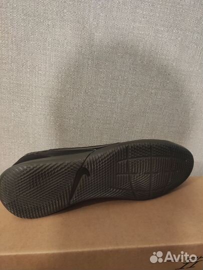 Футзалки Nike tempo