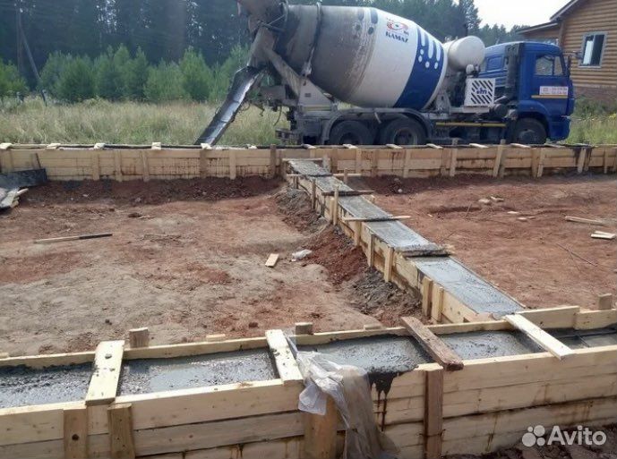 Бригада строителей