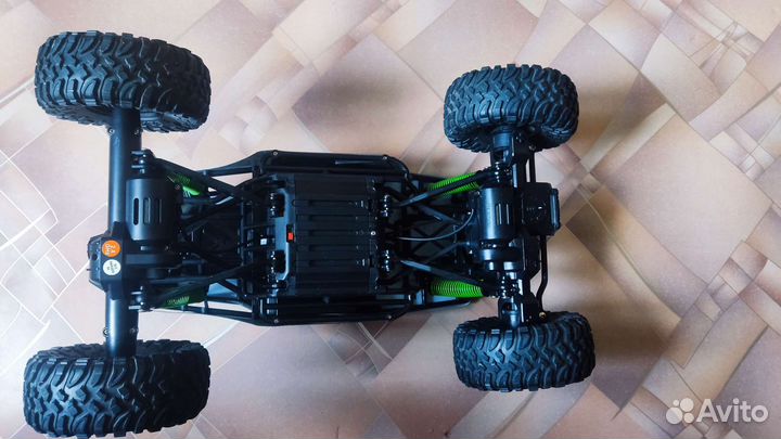 Машинка на радиоуправлении для бездорожья