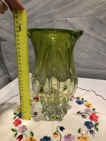 Вазы из цветного стекла