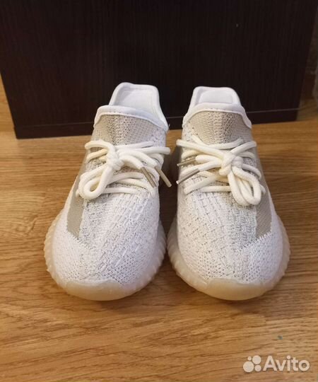 Кроссовки изики детские новые
