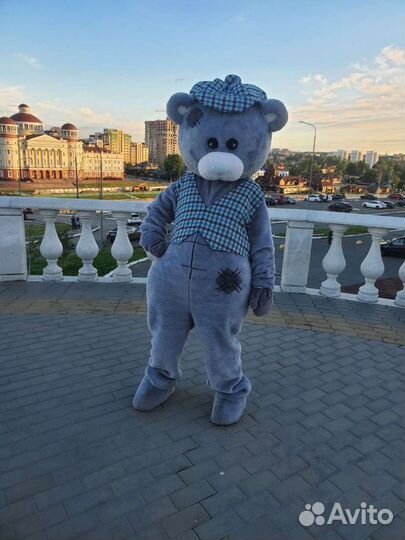 Белый медведь.Звезды.Ростовые куклы.Поздравление