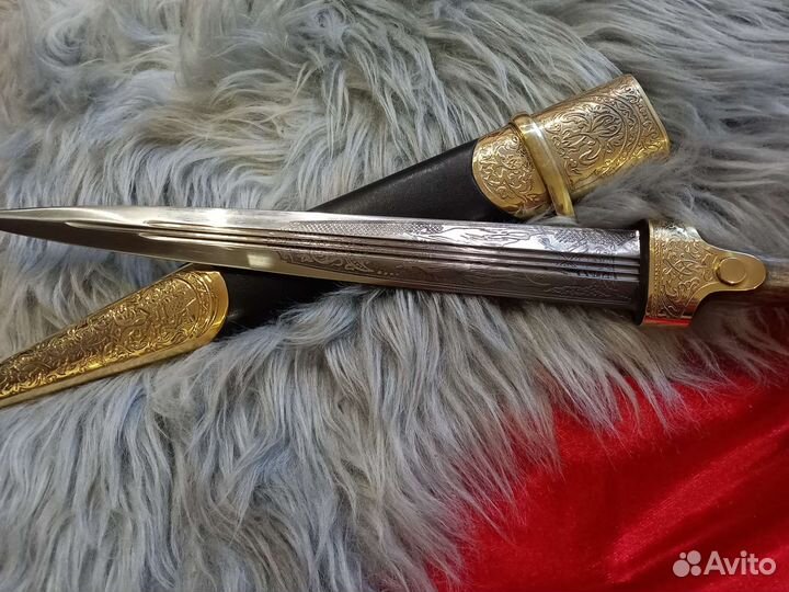 Кинжал кама резной