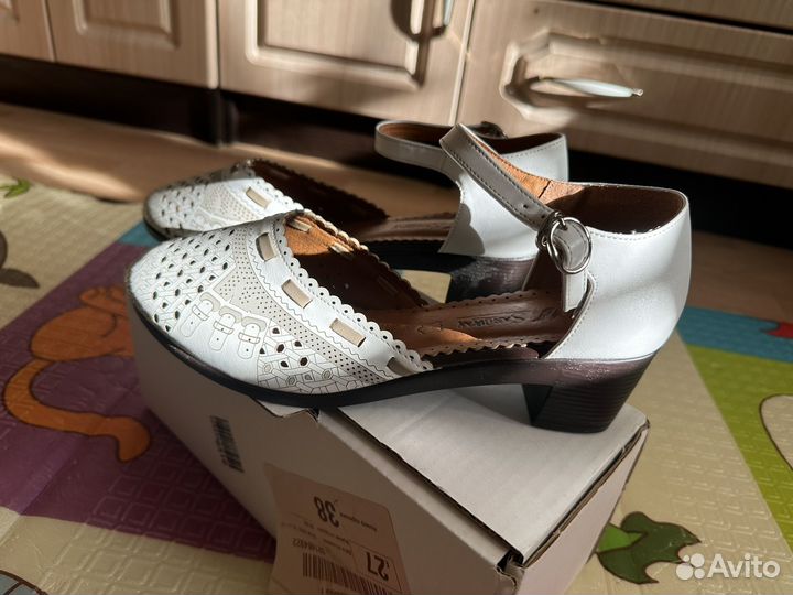 Жкнские кожаные туфли 40