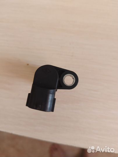 Датчик положения распредвала Subaru