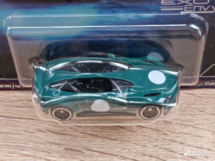 Hot Wheels Premium Aston Martin V12 Speedster