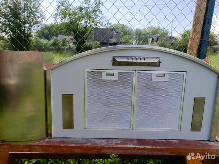 Вытяжка для кухни 90 см