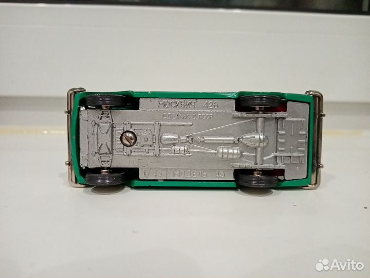 Модель автомобиля москвич СССР