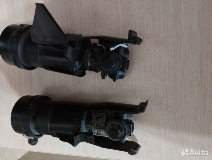 Форсунка омывателя фар Ниссан Тиида