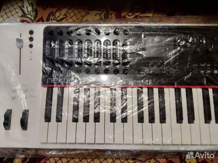 Мидиклавиатура Panorama Nektar P4