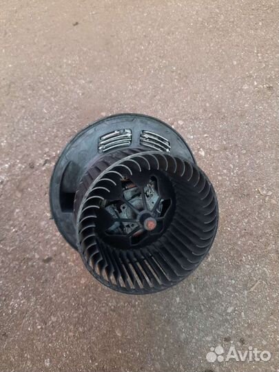 Мотор печки бмв 1 3 х5 х6 2008г