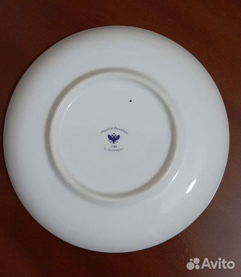 Тарелки блюдца молочник сахарница кофейная пара