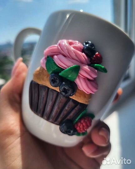 Кружка с декором из полимерной глины