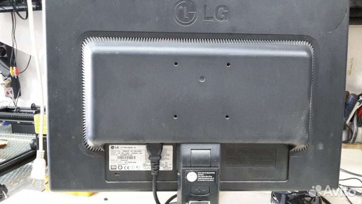 Монитор LG flatron W2042F