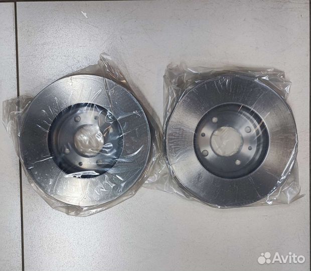 Тормозные диски на hyundai solaris/ KIA rio