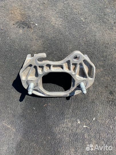 Кронштейн опоры двигателя Renault Arkana JC2D