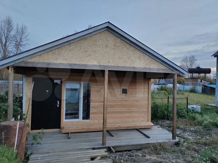 Дача 15,7 м² на участке 5 сот.