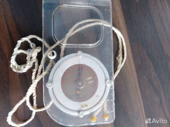 Компас жидкостный с линейкой увеличительным стекло