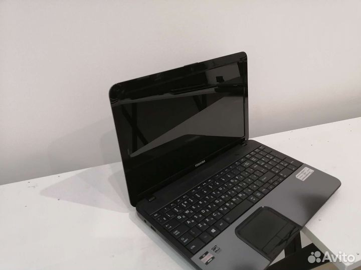 Ноутбук Toshiba для учебы и работы