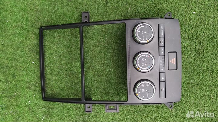 Консоль магнитофона в сборе Nissan Presage Rider