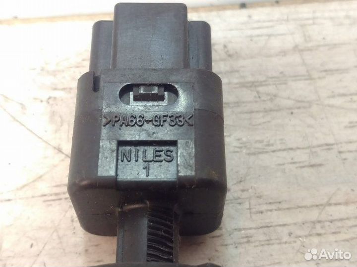 Концевик стоп сигнала Nissan Note E11 HR16DE 2008