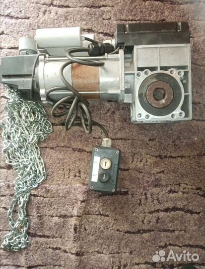 Привод для секцинных ворот