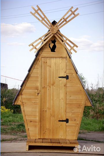 Уличный туалет деревянный KEY671