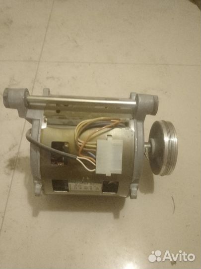 Двигатель стиральной машины ariston