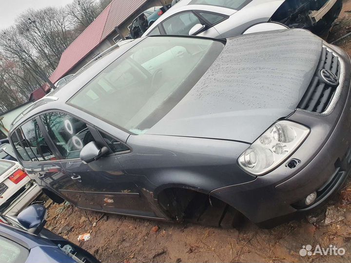 Кузов по частям Volkswagen Touran 02-09г