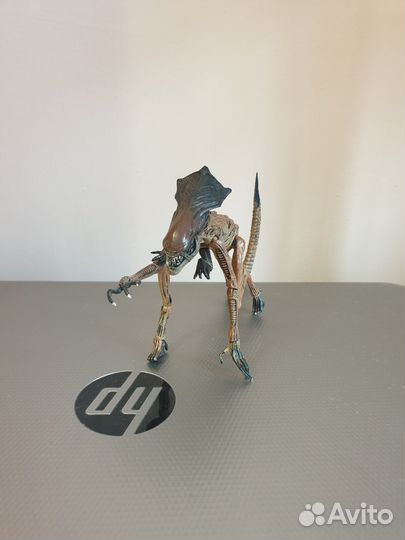 Фигурка королева neca