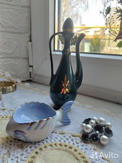 Графин с рюмками,икорница,подставка для телефона