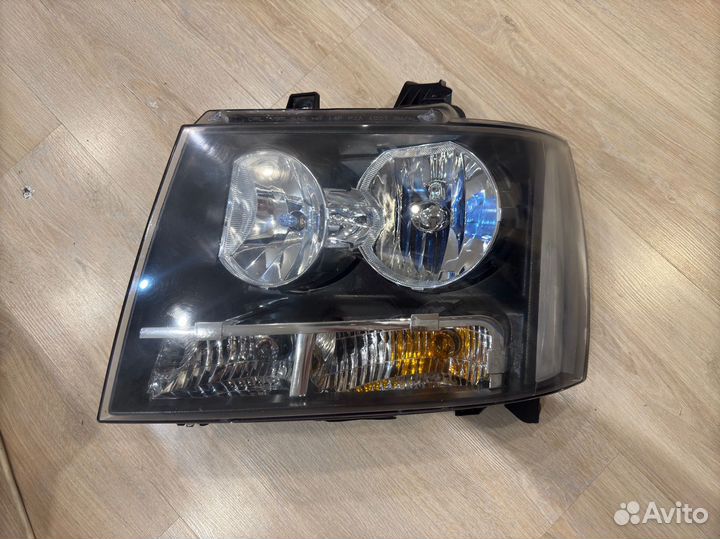 Фара левая на шевроле тахо gmt 900 06-14