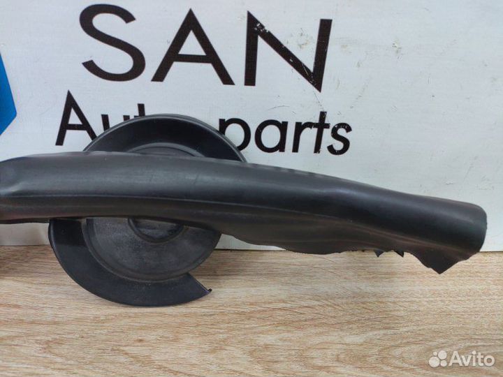 Уплотнительная резинка капота левая Bmw 3 F30