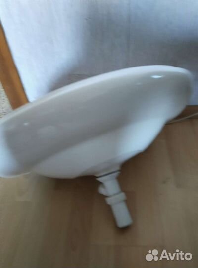 Раковина фаянсовая б.у