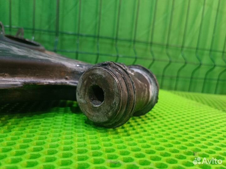 Рычаг подвески нижний передний правый