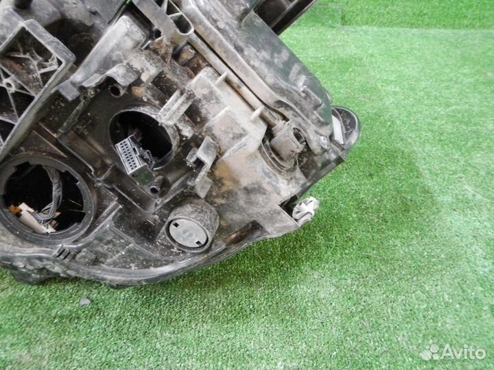 Фара правая Volkswagen Passat