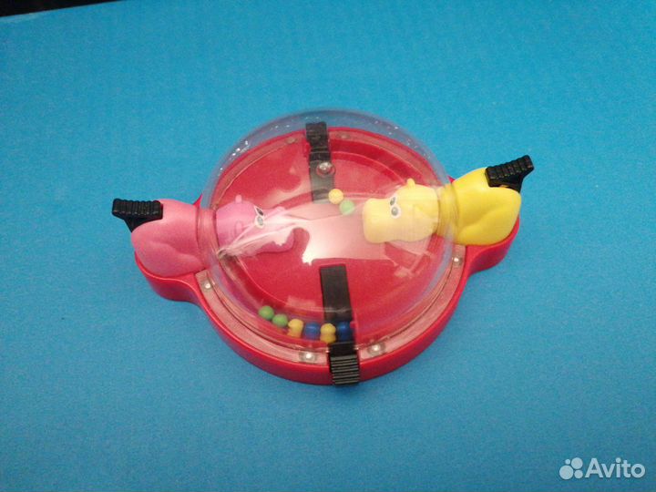 Бегемоты игра с шариками