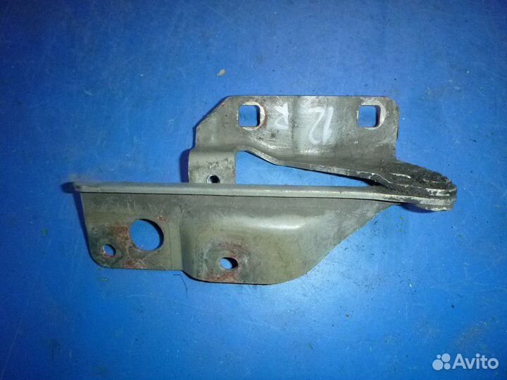 Петля капота правая nissan almera classic 2006